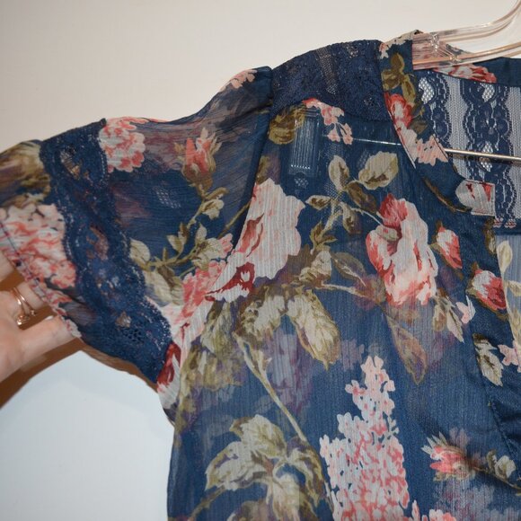 Blue Transparent Poly Beautiful Buttons Down Blouse Short Sleeves Lace Back XS - Picture 3 of 9